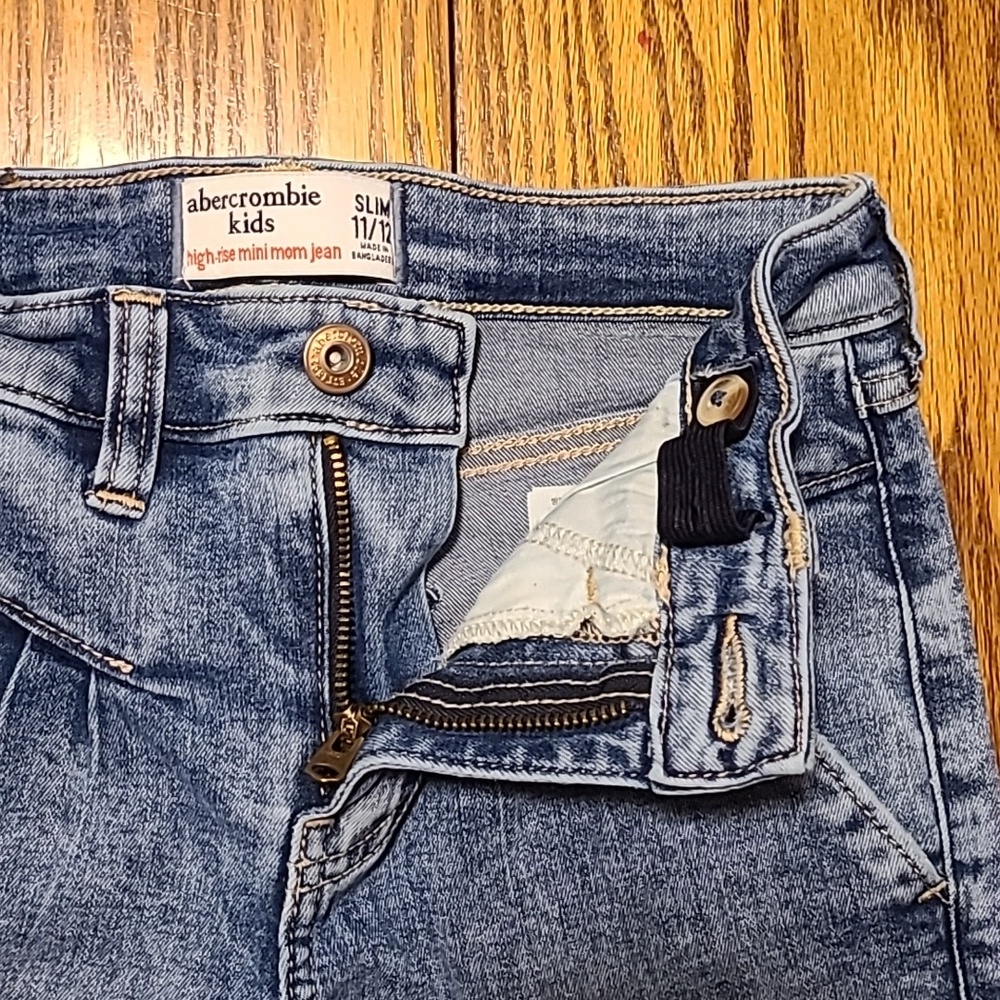 Abercrombie kids High Rise Mini Mom Jeans - Girls 11/12 - Picture 5 of 9